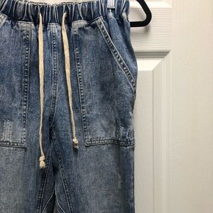 Boyfriend high waisted jeans with elastic waist